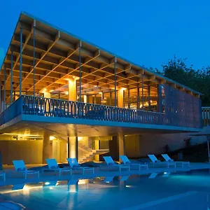 4* Hotell Ozadi